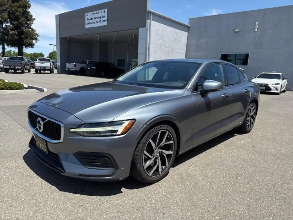 Volvo S60 2019 AWD T6 Momentum 4dr Sedan