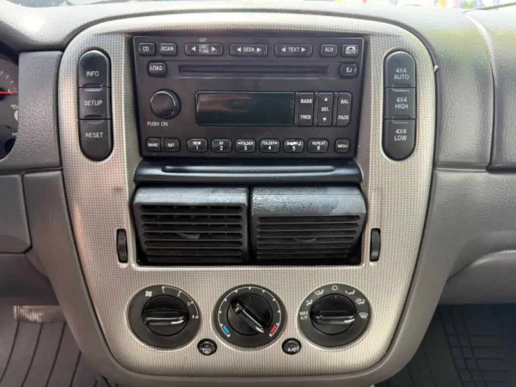 2005 Ford Explorer XLT
