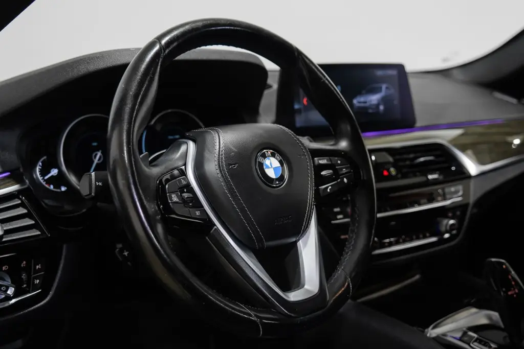 2019 BMW 5 Series 530i