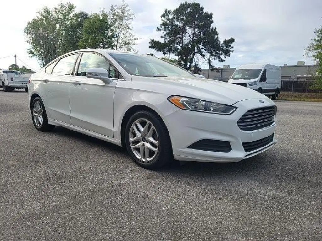 Ford Fusion 2016 SE 4dr Sedan