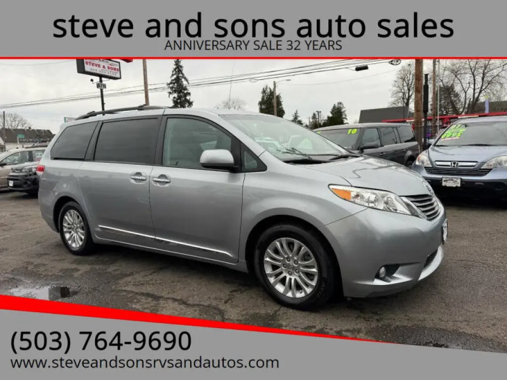 2013 Toyota Sienna XLE 7-Passenger Auto Access Seat