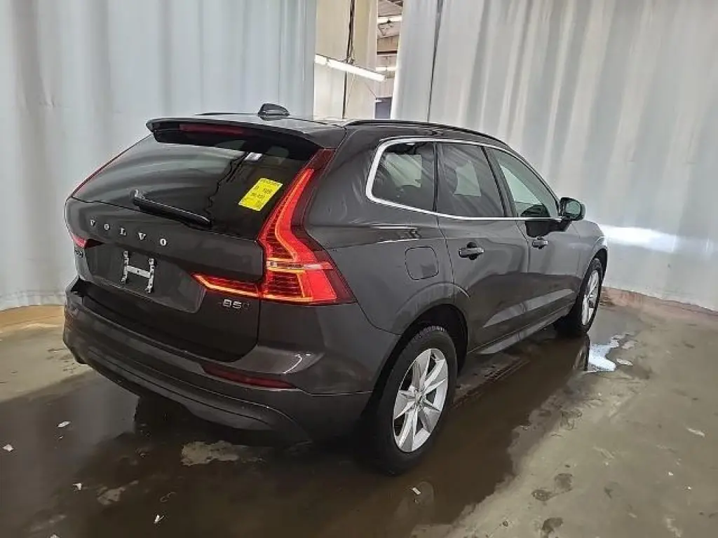 Volvo XC60 2022 AWD B5 Momentum SUV de 4 puertas