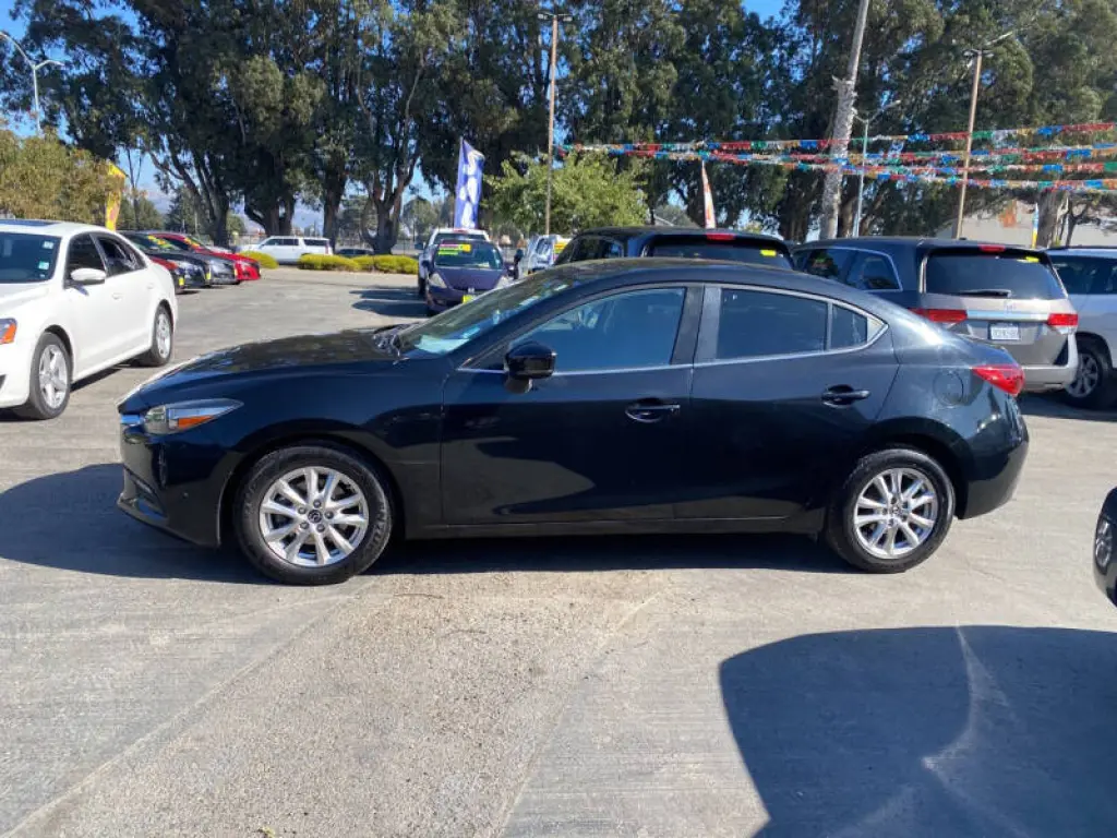 2017 Mazda MAZDA3 Sport
