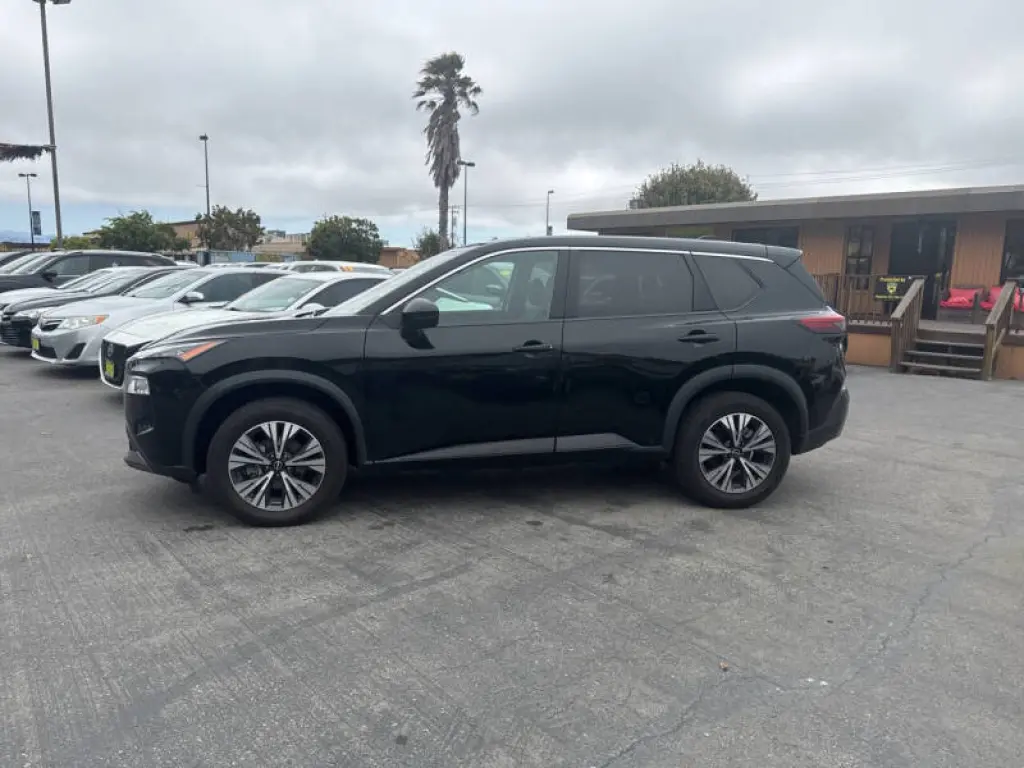 2022 Nissan Rogue SV