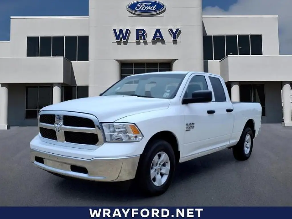 Ram 1500 Classic 2024 4x2 Warlock 4dr Quad Cab 6.3 ft. SB Pickup