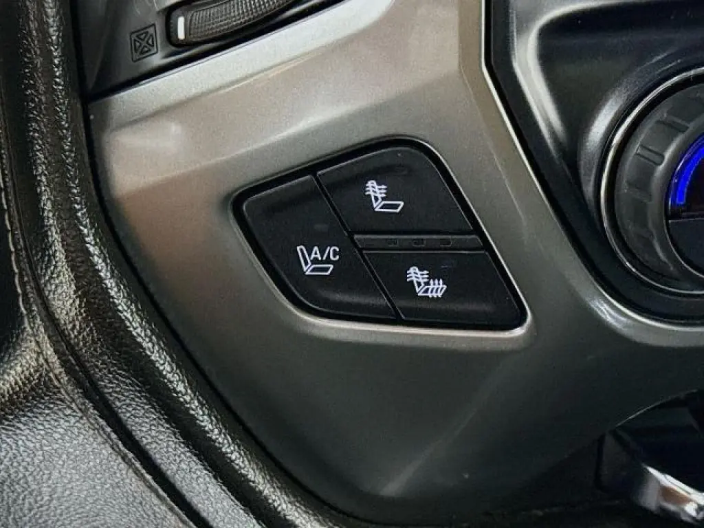 Chevrolet Silverado 2500HD 2015 4x4 LTZ 4dr Crew Cab SB