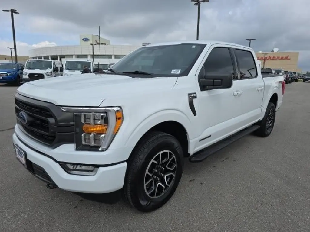 Ford F-150 2023 4x4 XL 4dr SuperCrew 5.5 ft. SB