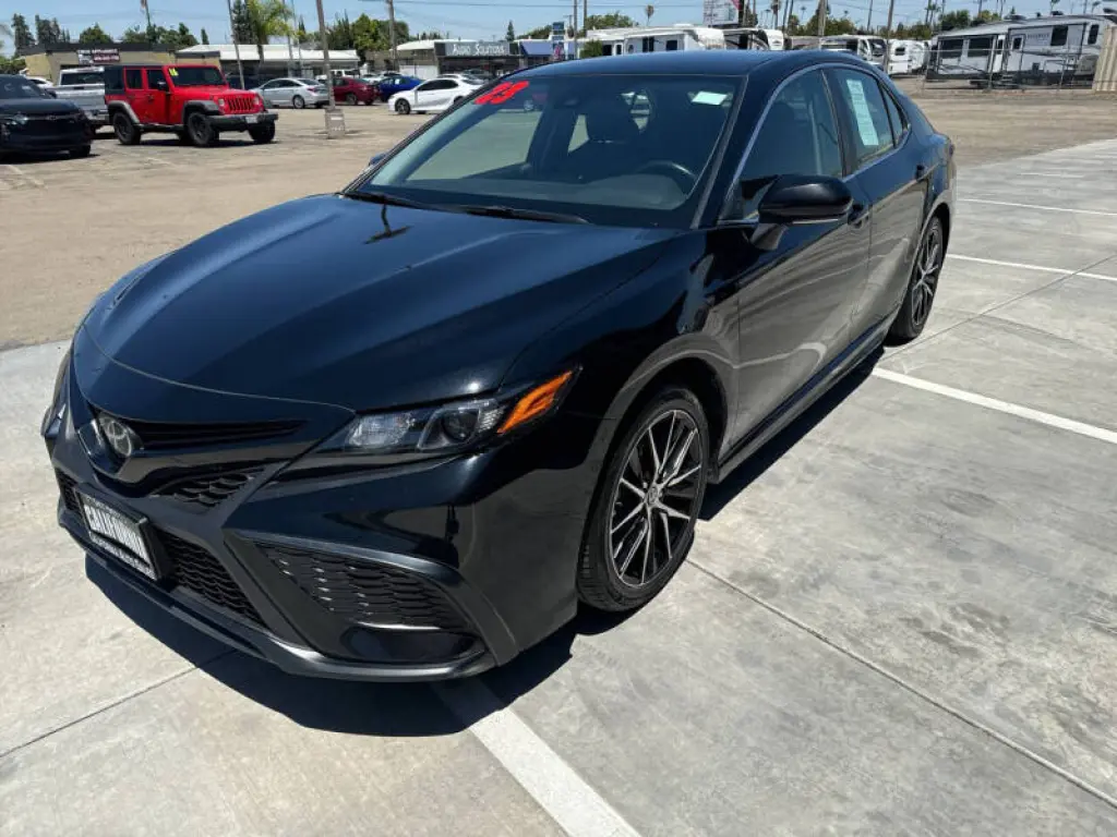 2023 Toyota Camry SE