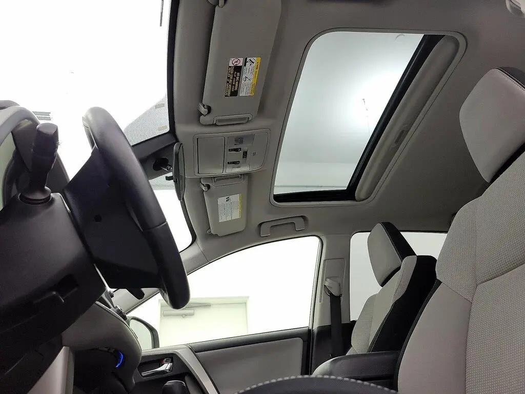 Toyota RAV4 Hybrid 2017 AWD XLE 4dr SUV