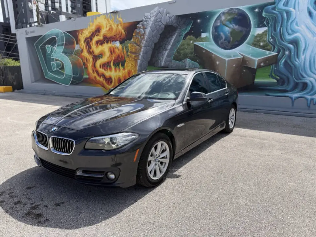 2015 BMW 5 Series 528i
