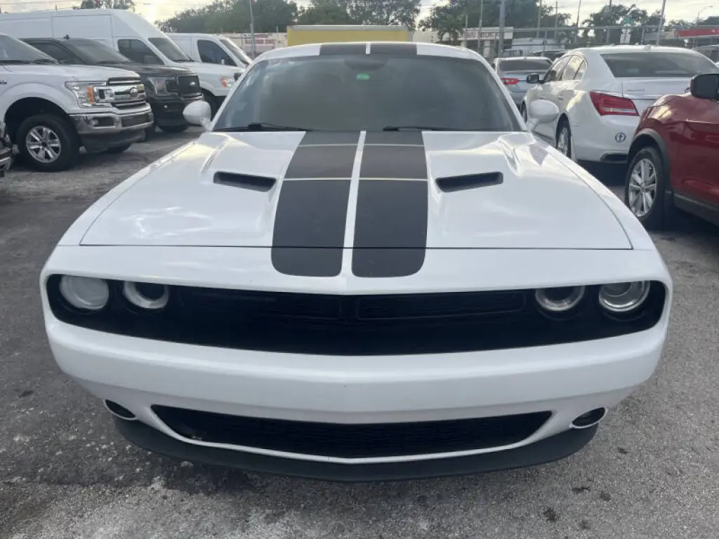 2016 Dodge Challenger SXT Plus