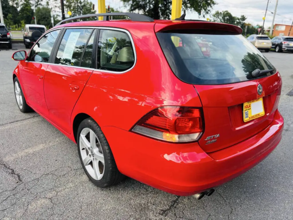 2013 Volkswagen Jetta SportWagen TDI