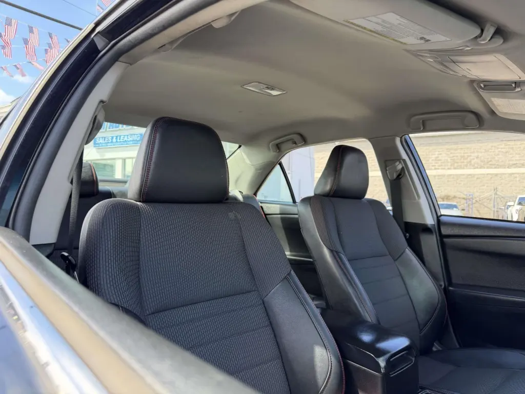 Toyota Camry 2017 SE 4dr Sedan