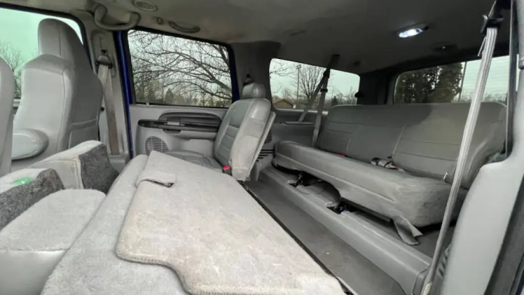 2005 Ford Excursion XLT