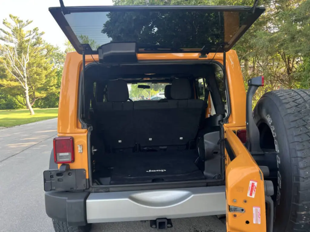 2012 Jeep Wrangler Unlimited Sahara