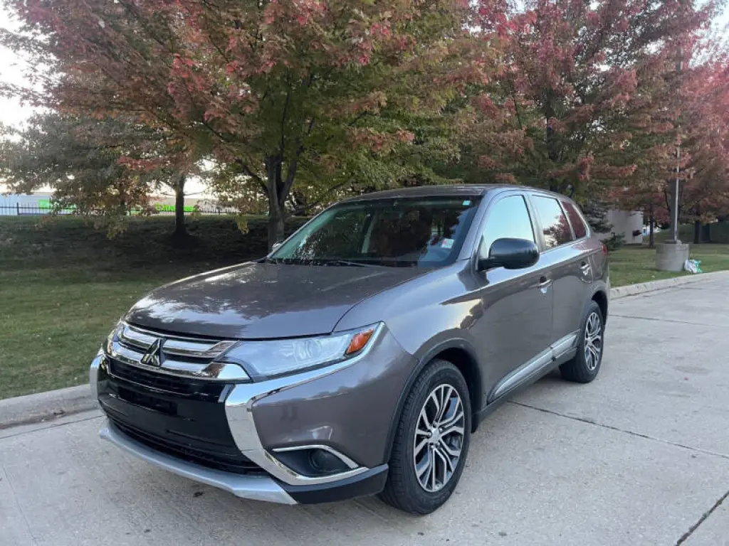 2018 Mitsubishi Outlander ES