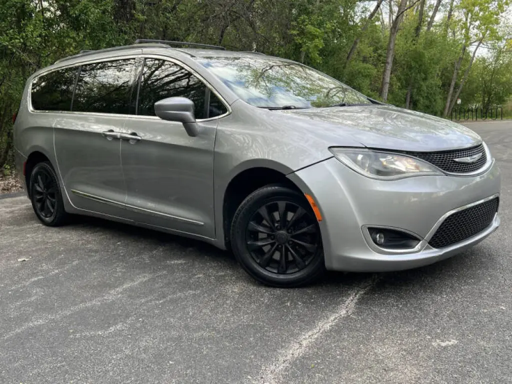 2017 Chrysler Pacifica Touring Plus