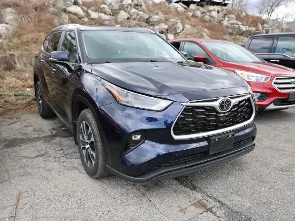 Toyota Highlander 2023 AWD LE 4dr SUV