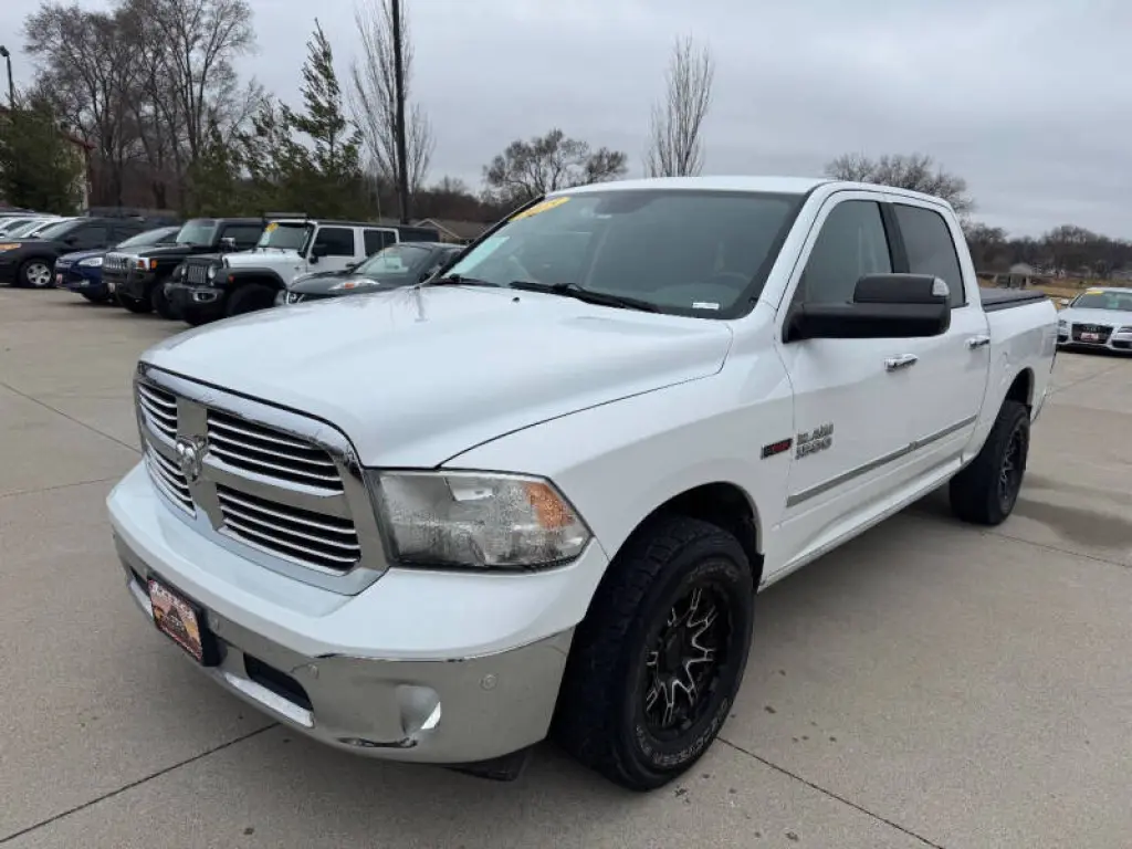 2015 RAM 1500 SLT