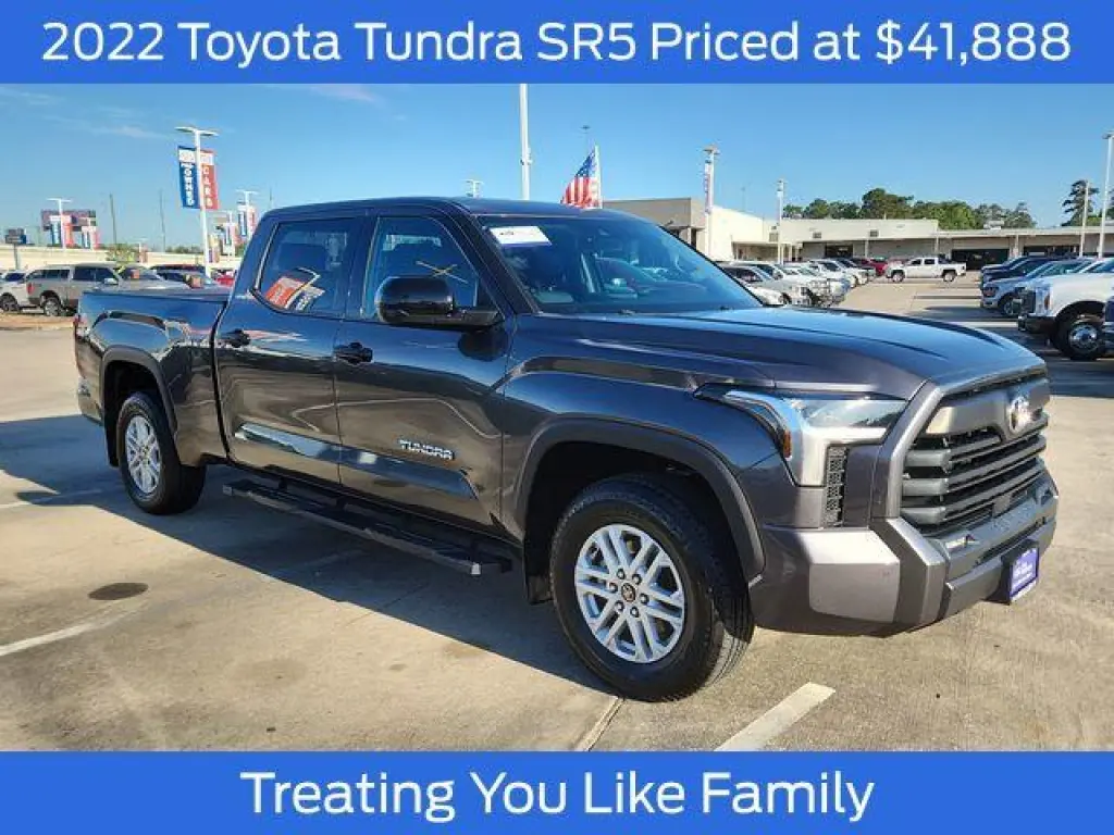 Toyota Tundra 2022 4x4 SR5 4dr CrewMax Cab Pickup LB