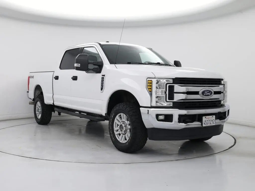 Ford F-250 Super Duty 2019 4x4 XLT 4dr Crew Cab 6.8 ft. SB Pickup