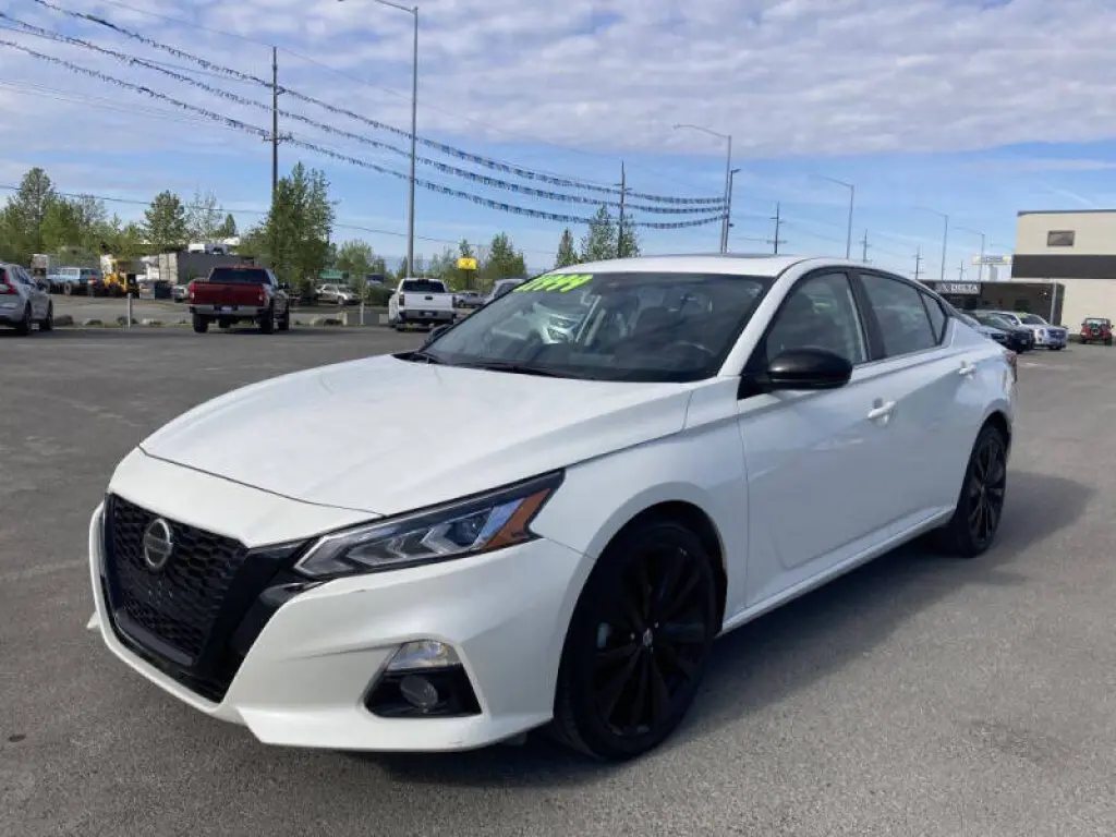 2022 Nissan Altima 2.5 SR