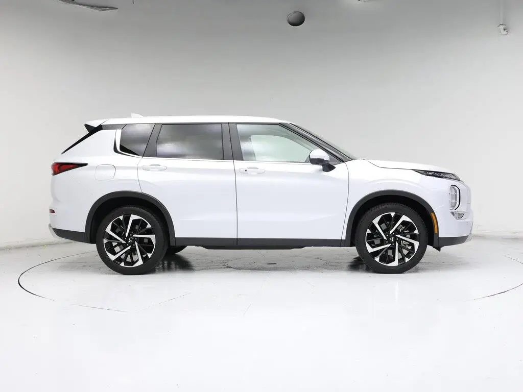 Mitsubishi Outlander 2024 SE 4dr SUV