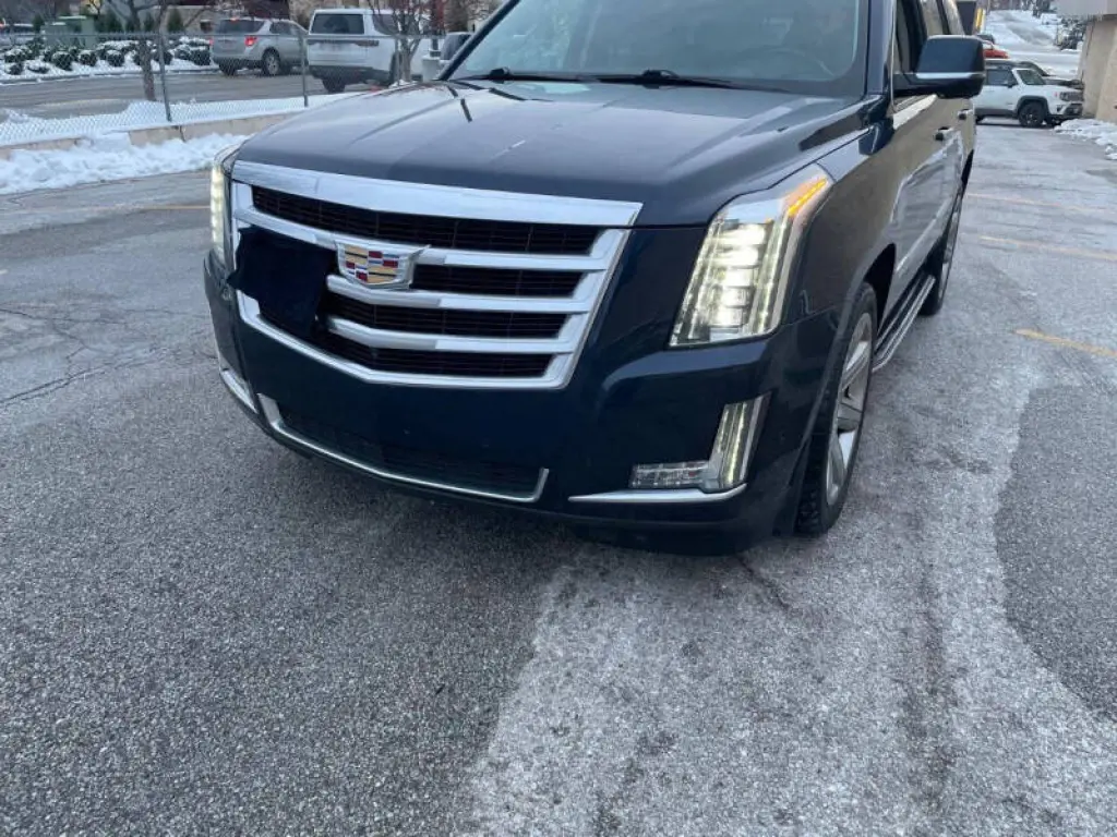 2018 Cadillac Escalade Luxury