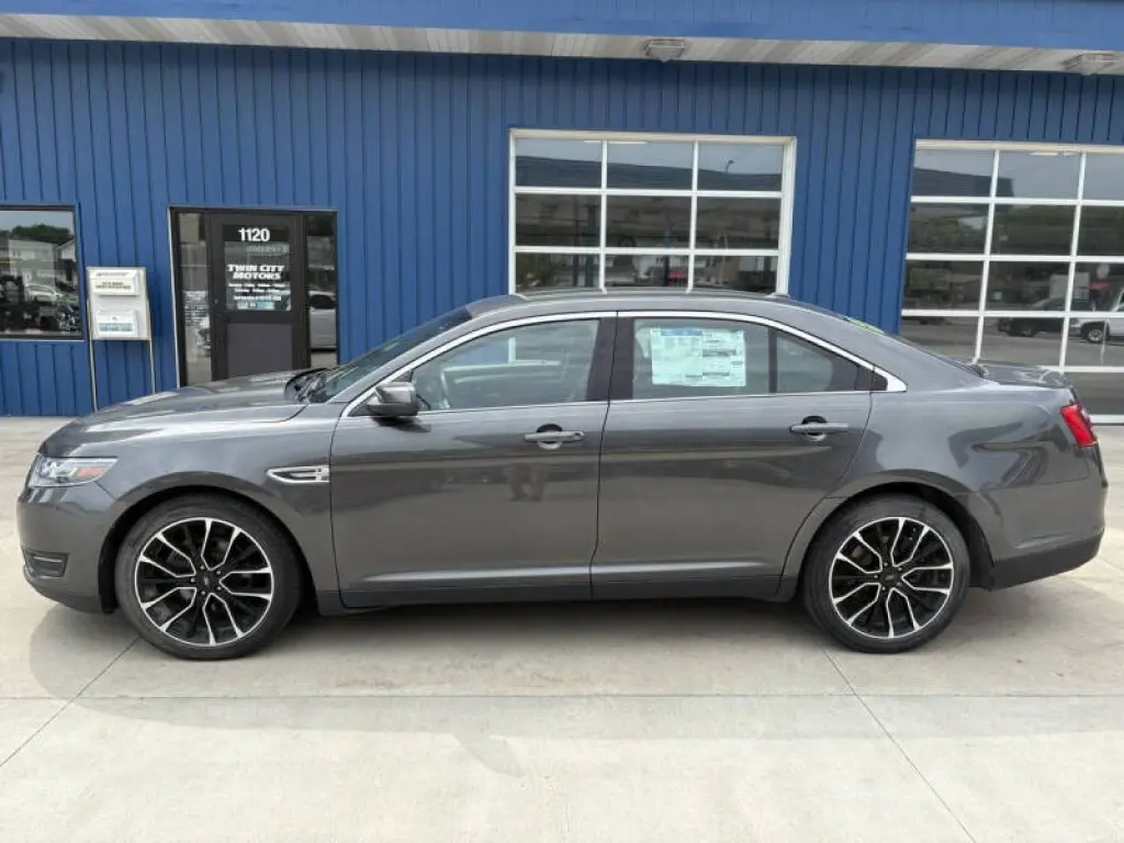 2018 Ford Taurus SEL