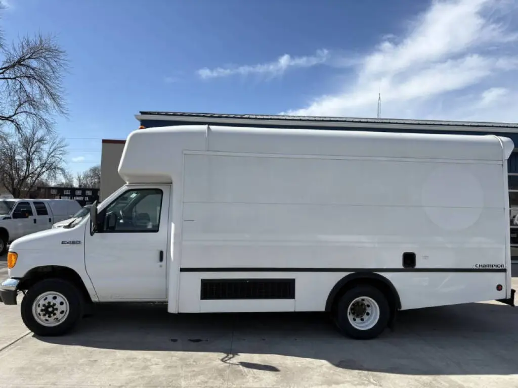 2006 Ford E-Series E-450 SD