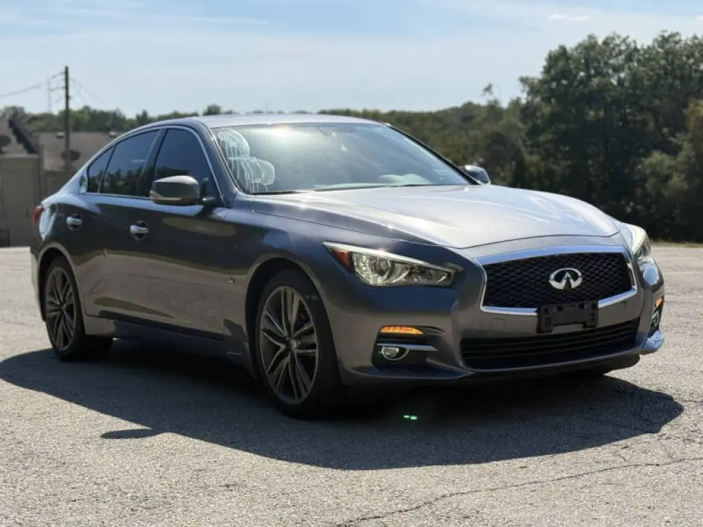 2015 Infiniti Q50 Premium