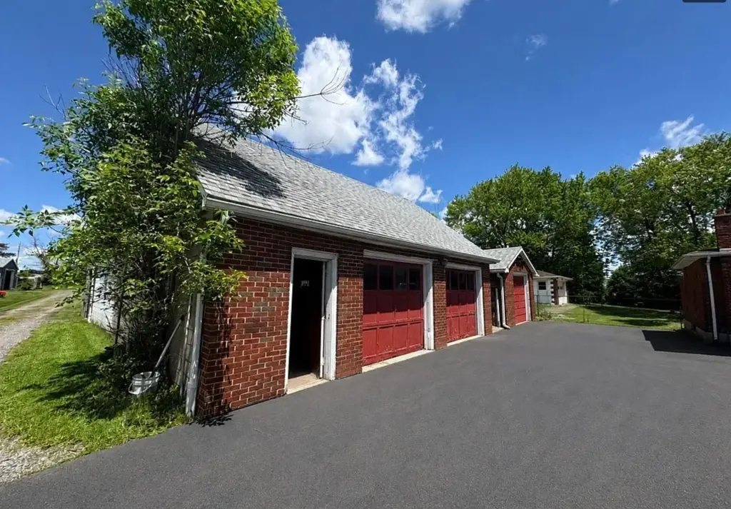 Freshly Presented Rental Home