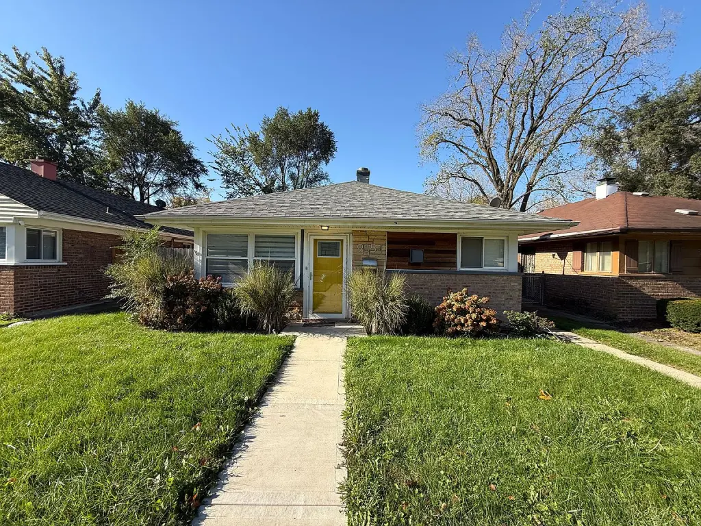 Beautifully Updated 3-Bedroom, 1-Bath Single-Family Home!