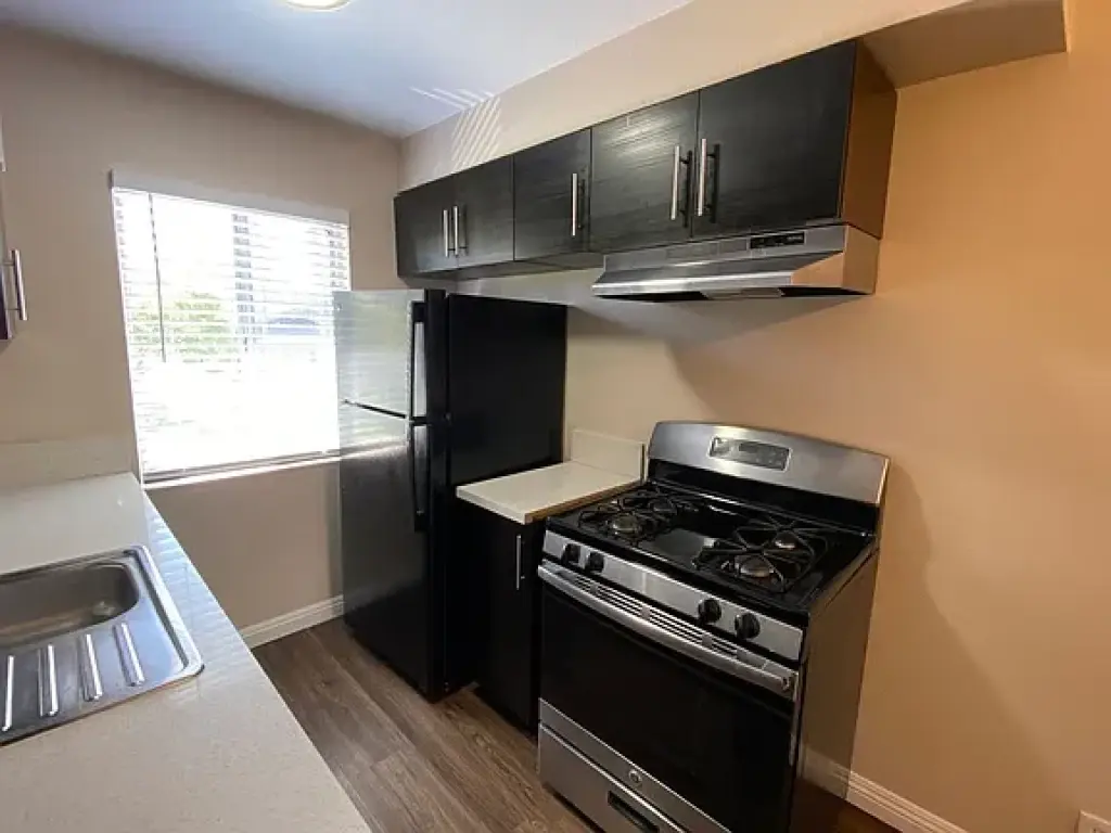 Cozy 1 bed 1 bath unit in Los Angeles