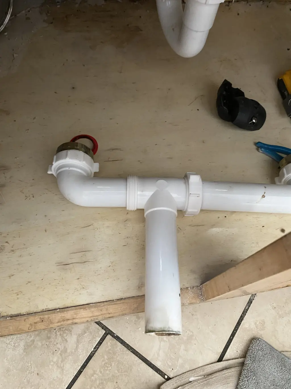 Tubería y Accesorios de Plomería de PVC