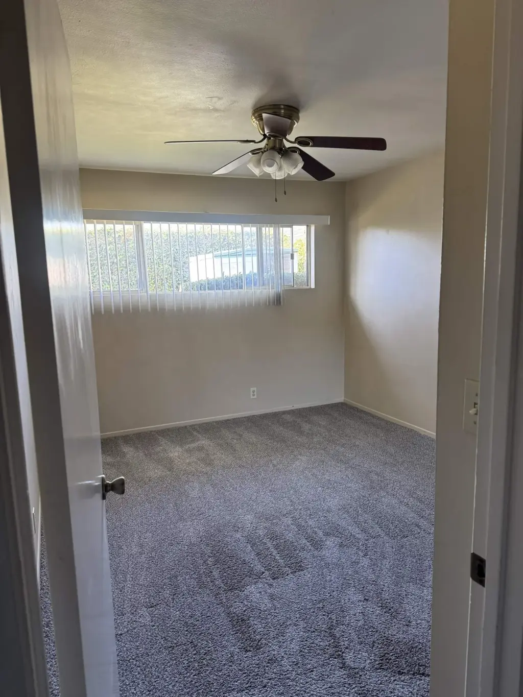 Se Renta Cuarto en Orange, CA - $900 al Mes