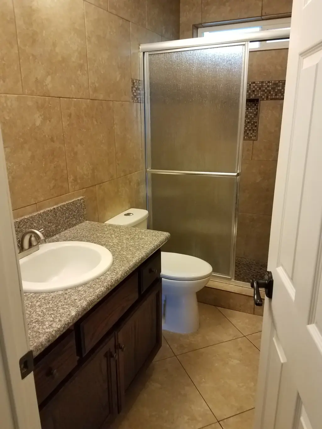Apartamento  Colton Ca  2 cuartos 1 Bano