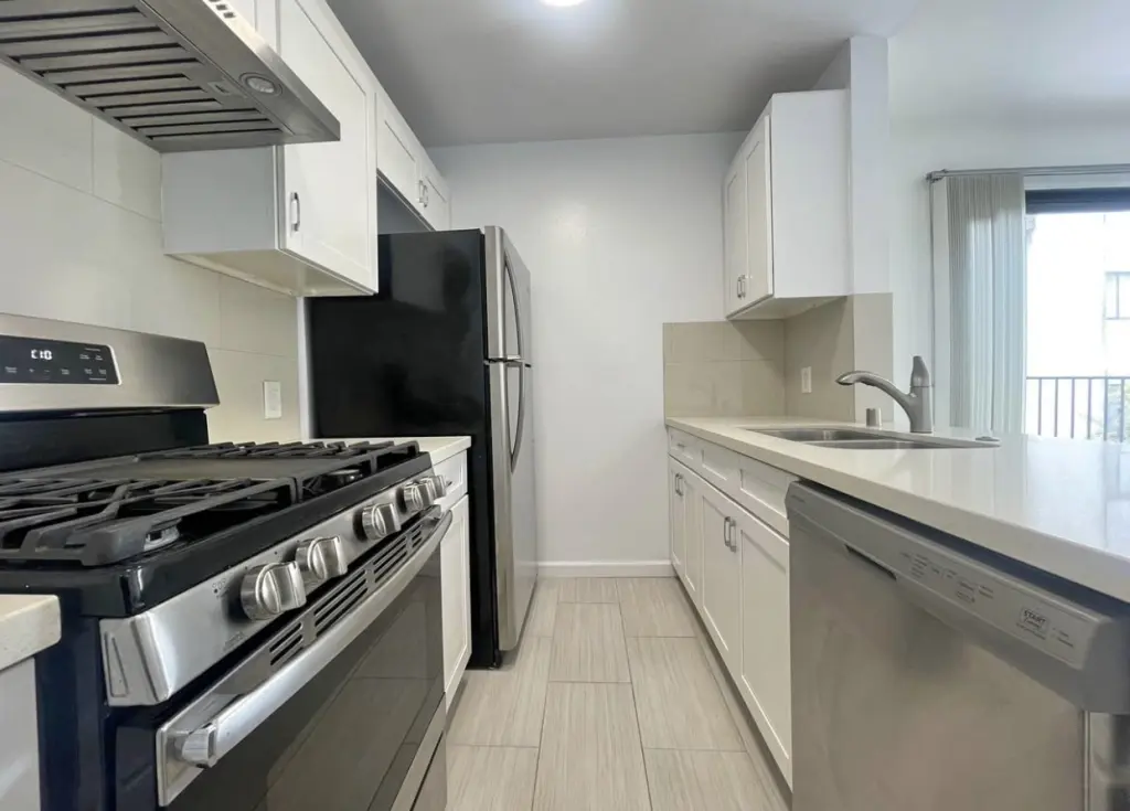 APARTAMENTO CON PARKING EN LOS ANGELES CA