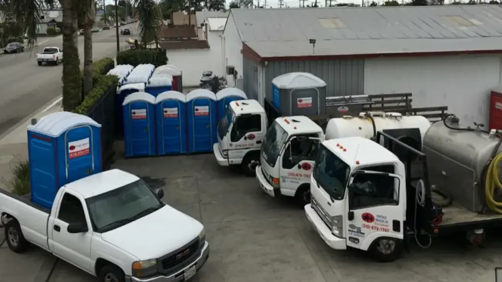 SE SOLICITA CHOFER PARA SERVICIO Y LIMPIEZA DE BAÑOS PORTÁTILES – LONG BEACH, CA