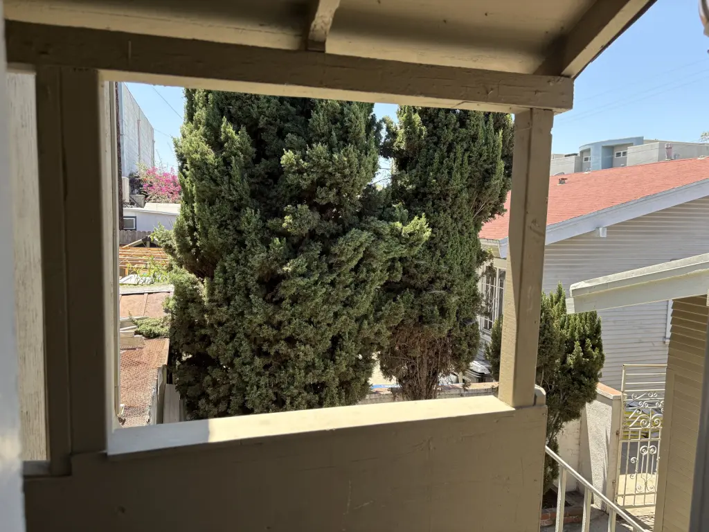 Hermoso Estudio Renovado con Entrada Privada y Vista a la Ciudad