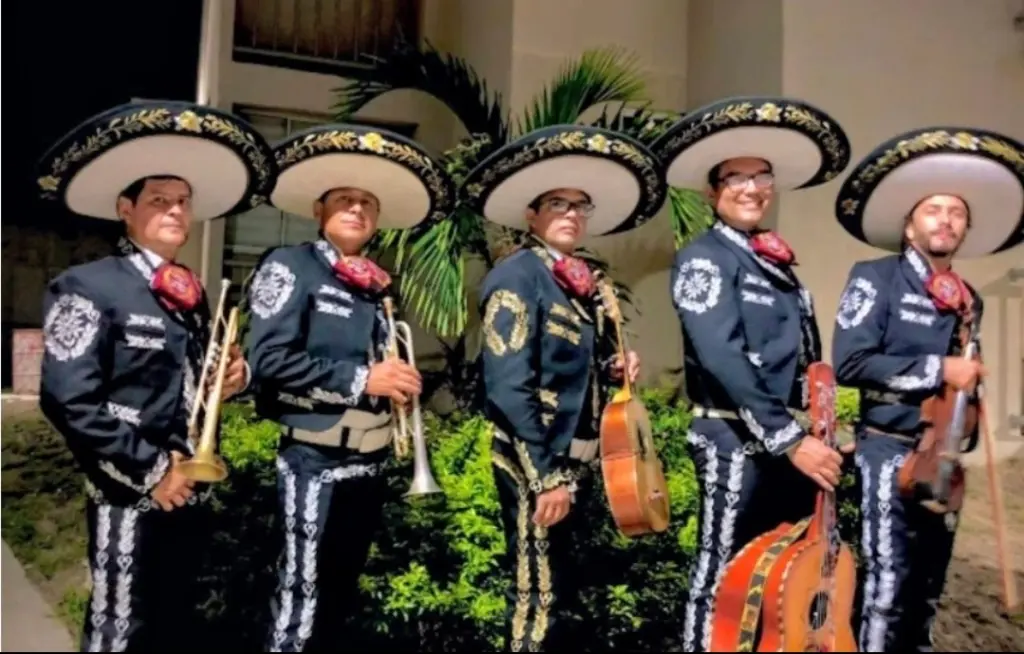 MARIACHI MI TIERRA $275
