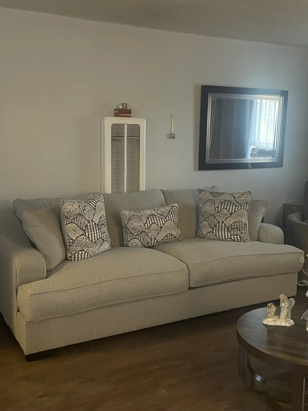 Hermosa sala prácticamente nueva