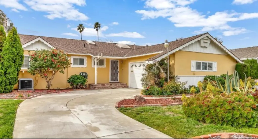 This 1760 square foot single family home has 3 bedrooms and 2.0 bathrooms