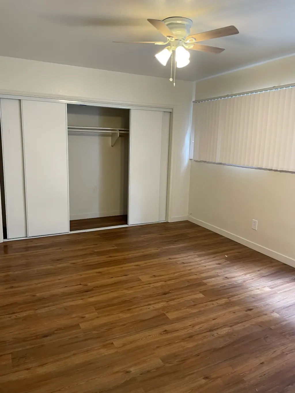 1 bed 1 bath Apt $1800.00 (213)216-4713