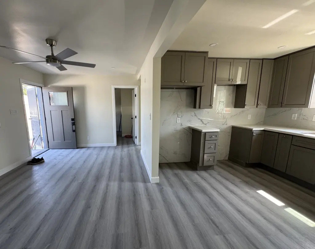 Hermoso Duplex de 3 Habitaciones en Compton