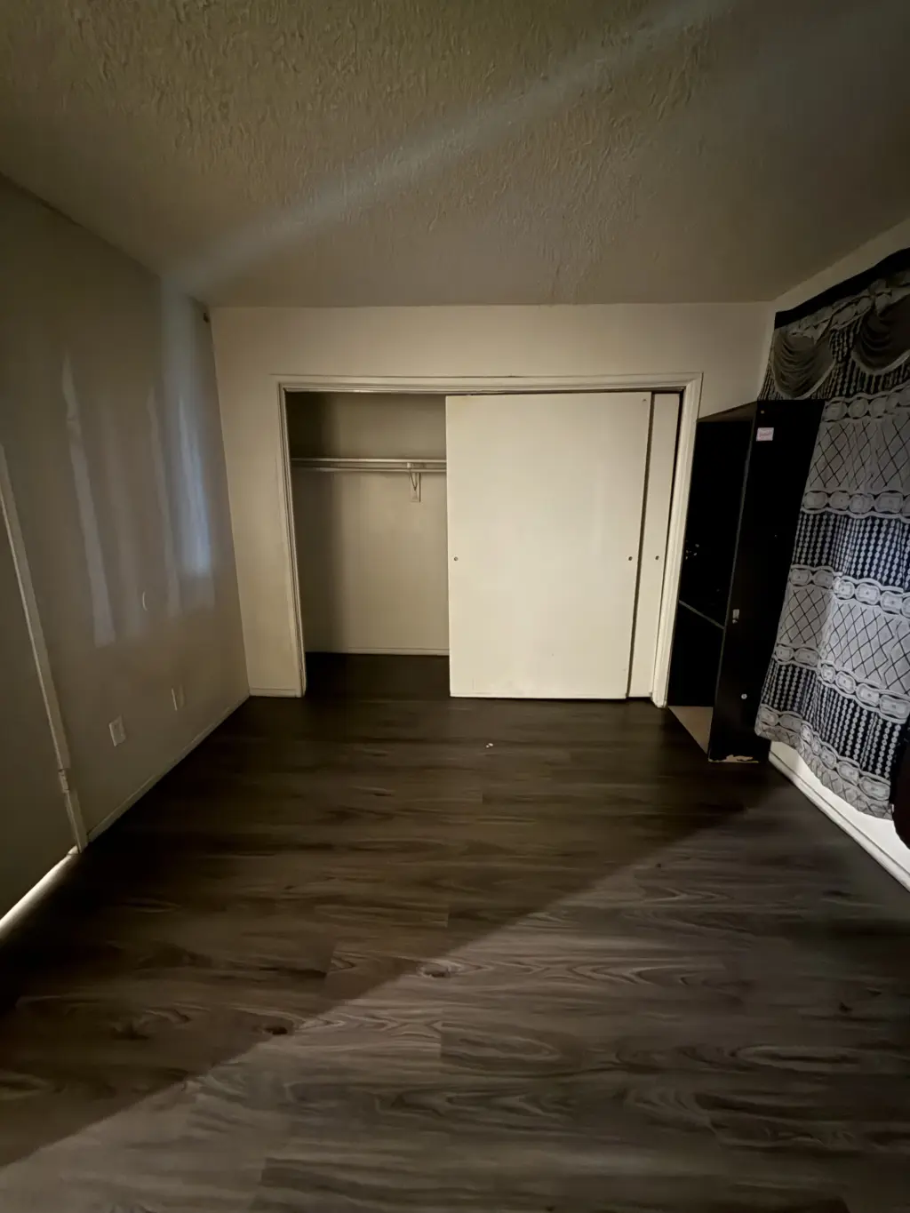 Habitación Espaciosa en Alquiler en Vecindario Tranquilo