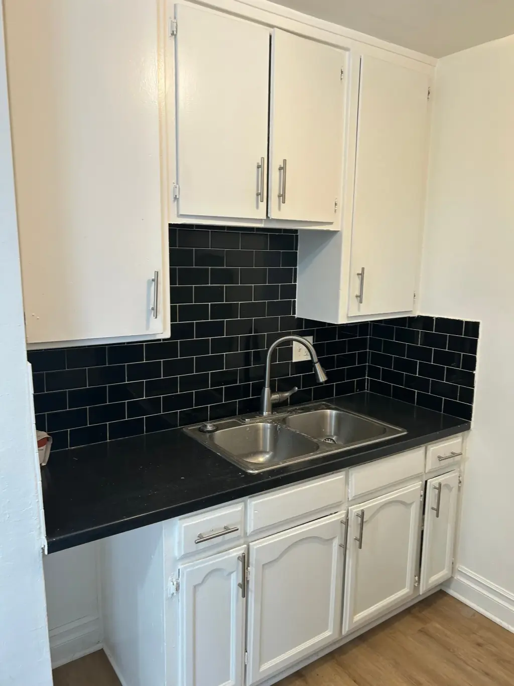 Fully Renovated bedroom 1 Bath Top !!!!!