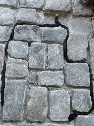 Trabajos de piedra: muros de retención, paredes y driveways decorados al gusto.