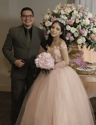 Animador de matrimonios cristianos, quinceañeras y todo evento social.