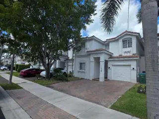 $4,250 - FOR RENT IN DORAL